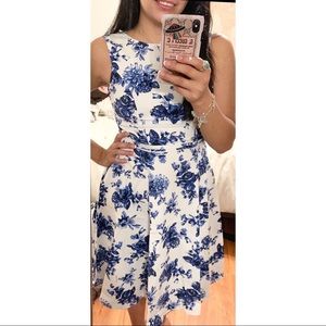 White and blue flowers dress